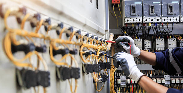 Professional Electrician technician working in Bradley Gardens, NJ